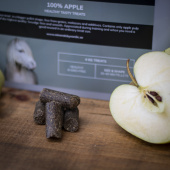 100% Appel horsetreat size